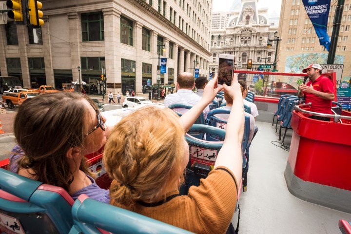 Philadelphia Sightseeing tour taking selfies