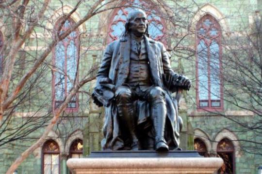 a statue of a person